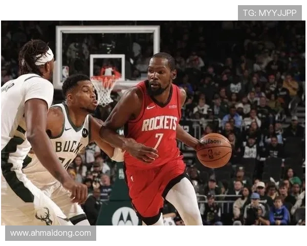 密尔沃基雄鹿鏖战劲敌全场激烈对攻引爆新赛季焦点大战