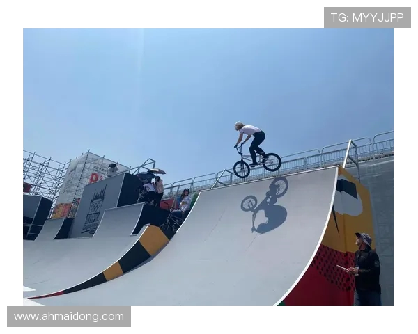 南京极限运动嘉年华滑板队表现精彩运动意识与团队精神的完美结合